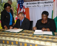 Sous l’égide de la première Dame, Dominique Ouattara: la Côte d’Ivoire signe un accord avec l’université de Tulane pour lutter contre la traite des enfants